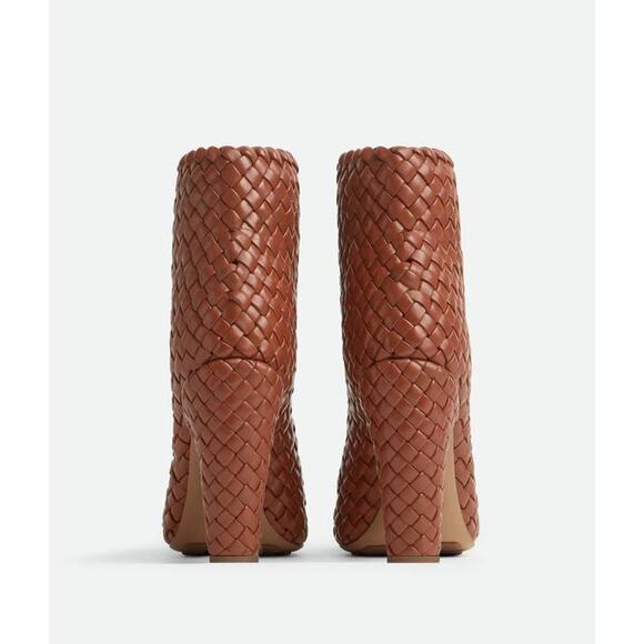 Bottega Veneta Canalazzo Woven Leather Ankle Boot in Brown Sugar 39 - Picture 3 of 4